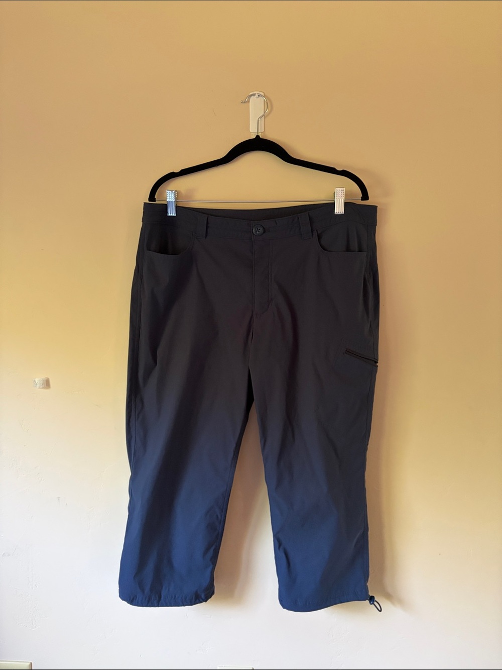 Eddie Bauer Women's Black Capri Outdoor Pants